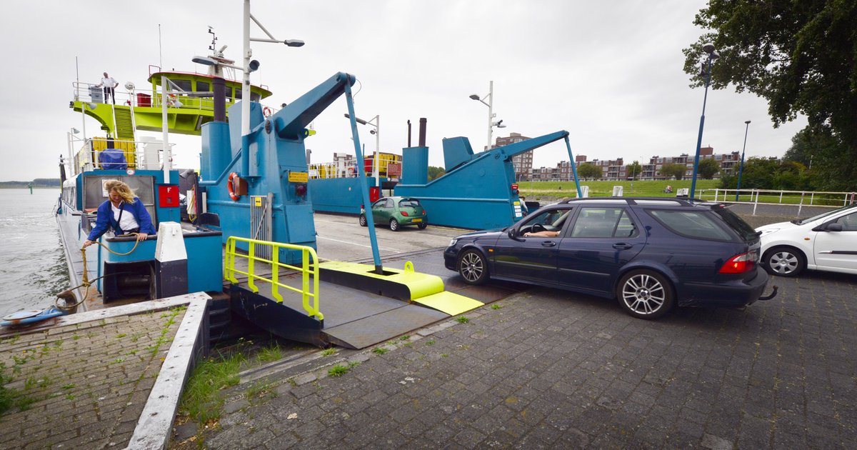 CNV: ‘Neem exploitatie veerpont Maassluis-Rozenburg in eigen beheer’
