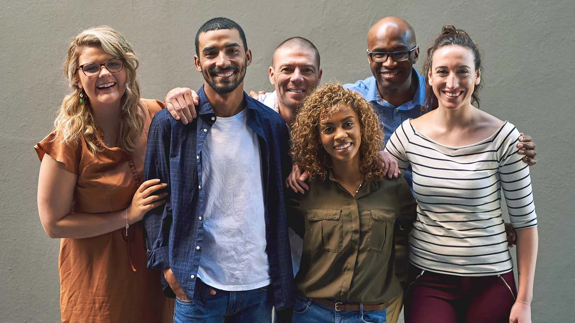 groepsfoto van diverse collega's bij elkaar